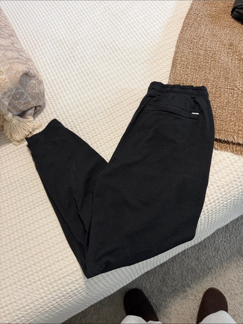 Vuori Black Elastic-Waist Joggers